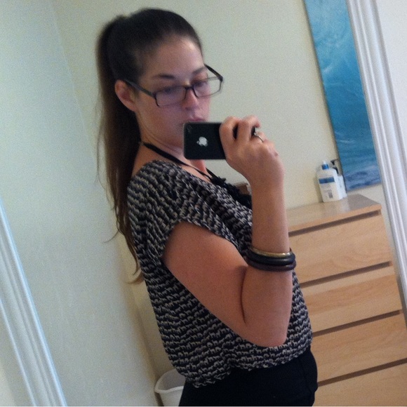 forest animals crop top with tulip back - Picture 8 of 9